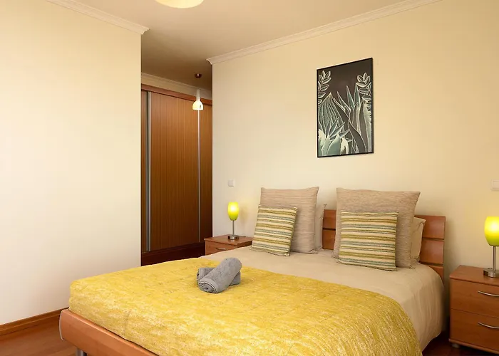 Calheta, Sun, Sea & Pool * Calheta (Madeira)